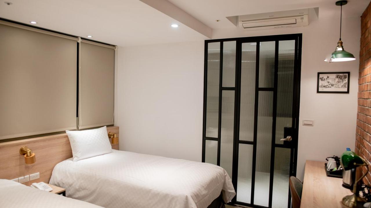 City Center Hotel Taichung Exteriör bild